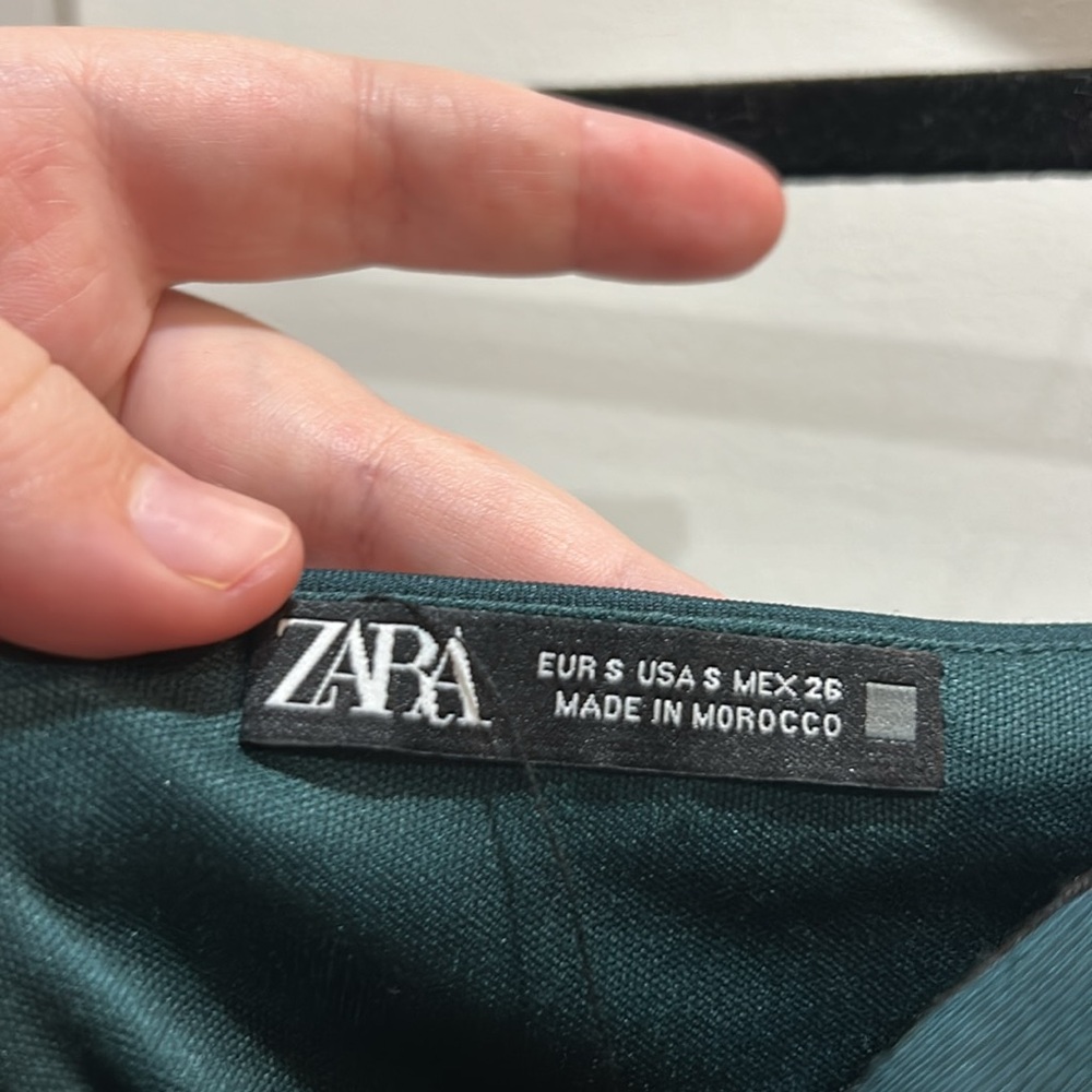 Zara Bustier - Picture 2 of 3
